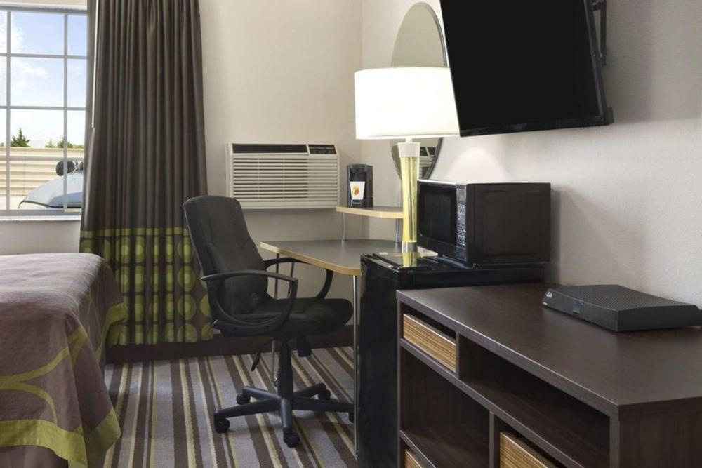 Super 8 by Wyndham Ardmore Image 15